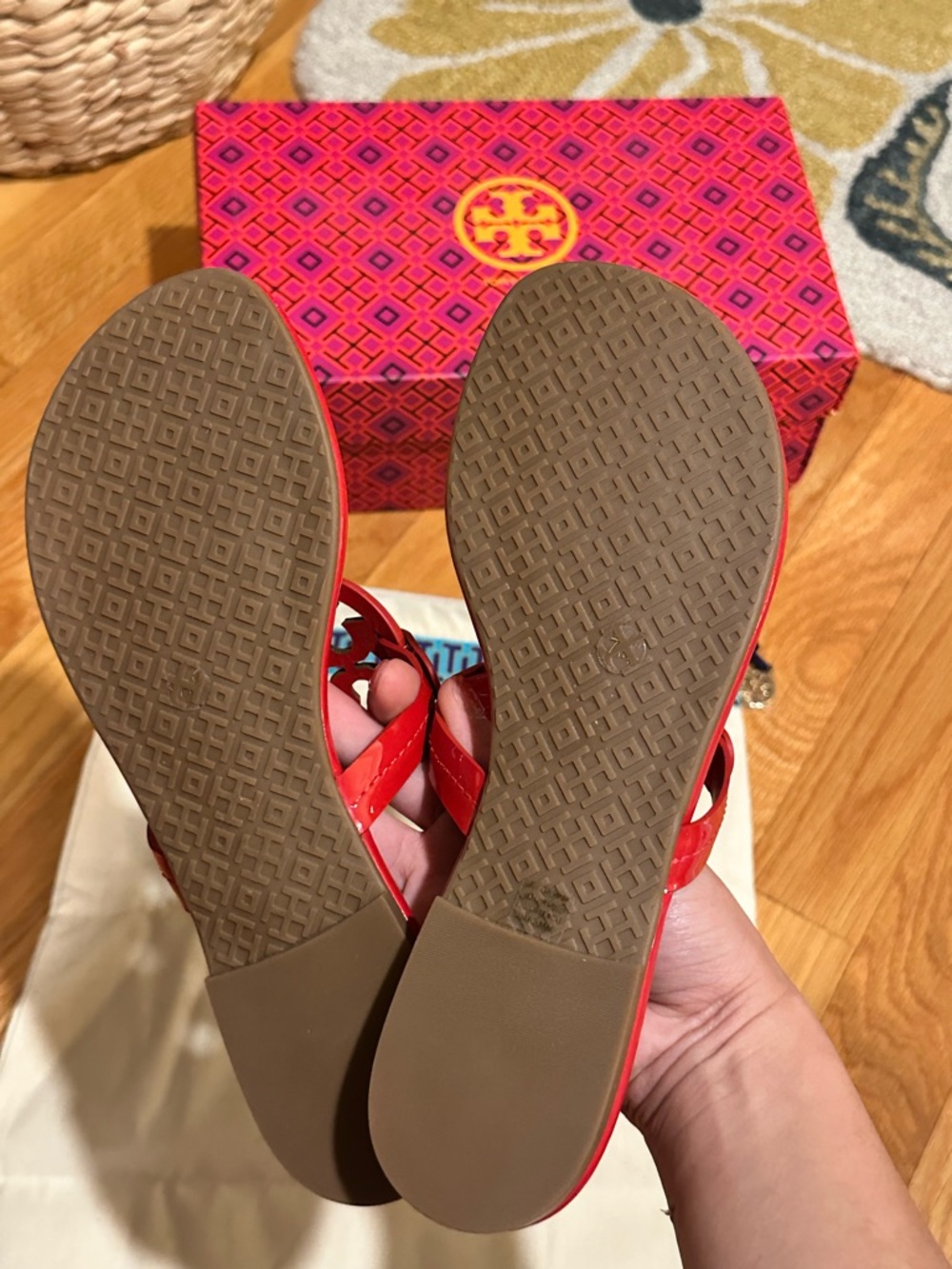 Tory Burch Miller Rainbow Logo Sandals Ruby Red Patent Leather Size 7 Brand New - Picture 4 of 4